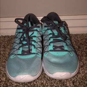 Nike Flex Fury 2 Size 6 Mesh Athletic Running Shoe